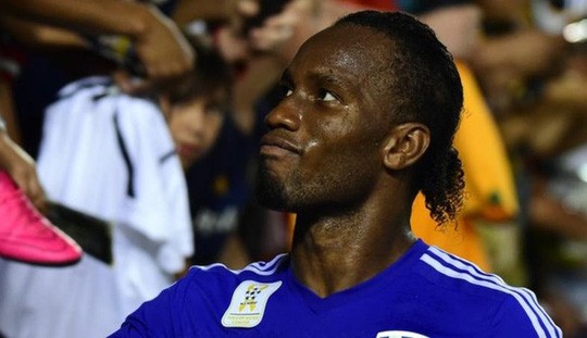 Drogba-bi-phat-1