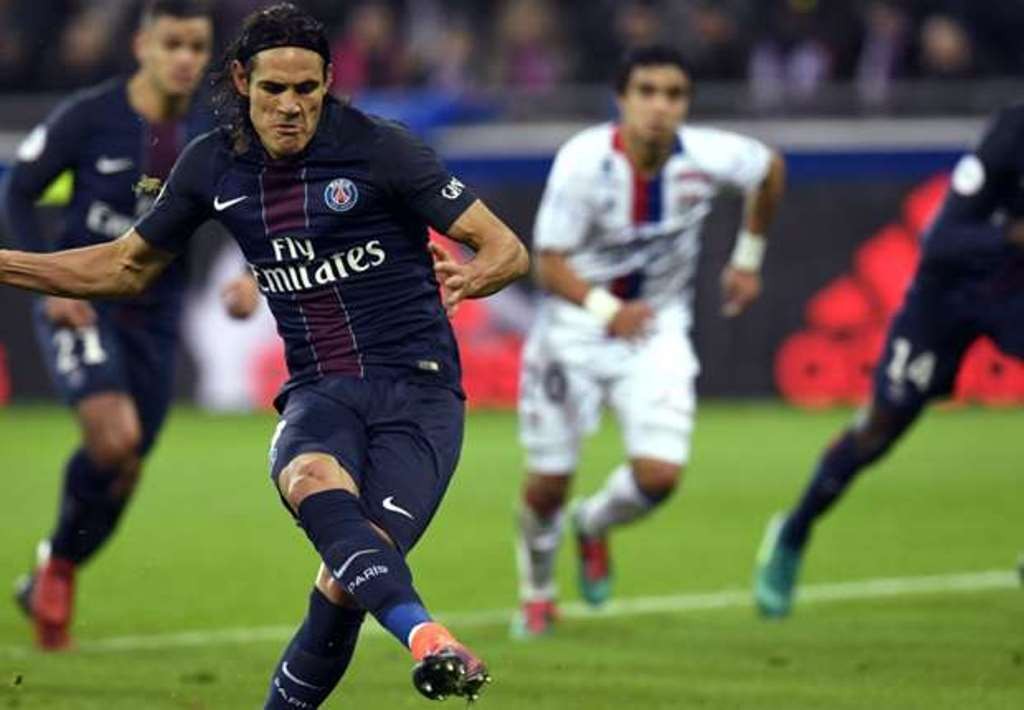 edinson-cavani-lyon-paris-sg-ligue-1-27112016_bqr5egmvh46t114u2vd7rkxpy