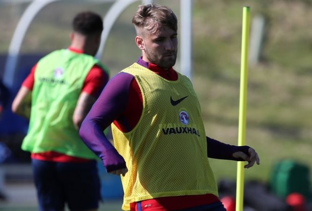 england-left-back-luke-shaw-training_3778509
