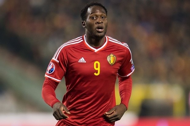 4. Romelu Lukaku (Bỉ): Sao mai sinh năm 1993 đang nổi lên là một trong những tiền đạo tốt nhất tại Premier League. Cùng với sự sa sút của Christian Benteke, Lukaku chắc chắn sẽ là mũi tấn công chủ lực của 
