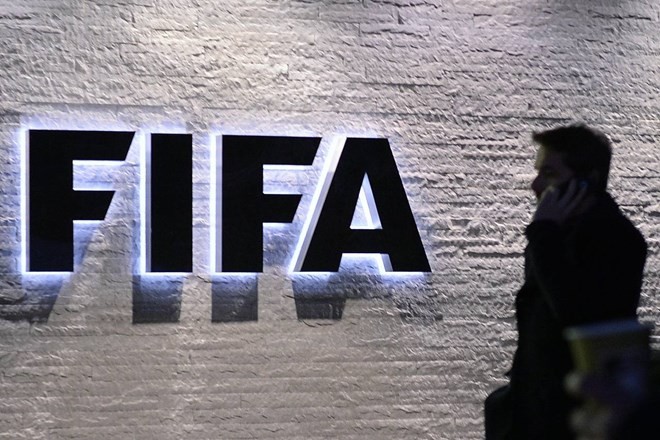 FIFA đang lao đao vì các quan chức liên tục dính chàm. Ảnh: Internet.