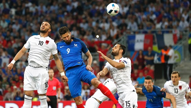 Các chân sút như Giroud chơi quá nhạt nhòa. Ảnh: Internet.