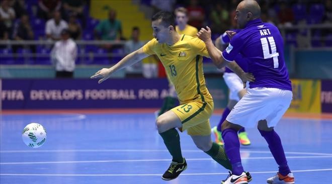 Futsal-Viet-Nam-hang-ba-1