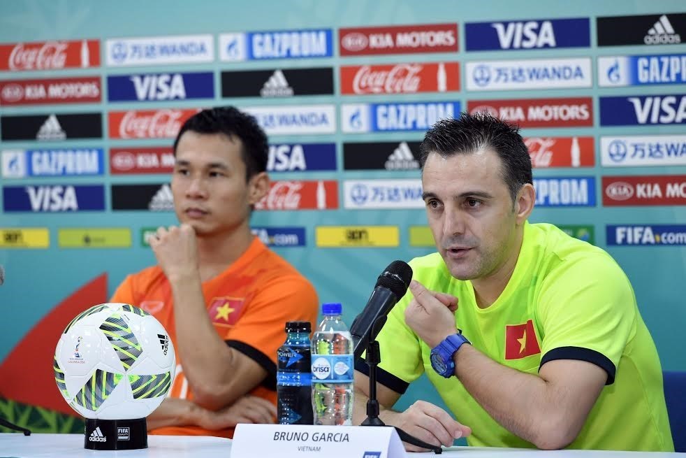Futsal-Viet-Nam-se-co-HLV-thay-Bruno-1