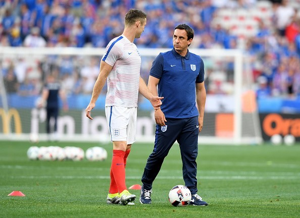 Gary-Neville-tuyen-Anh-1