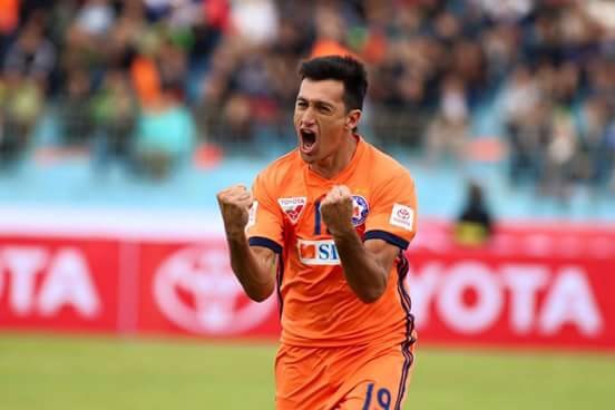 Gaston-Merlo-dung-thu-ba-lich-su-vleague