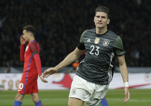 gomez1
