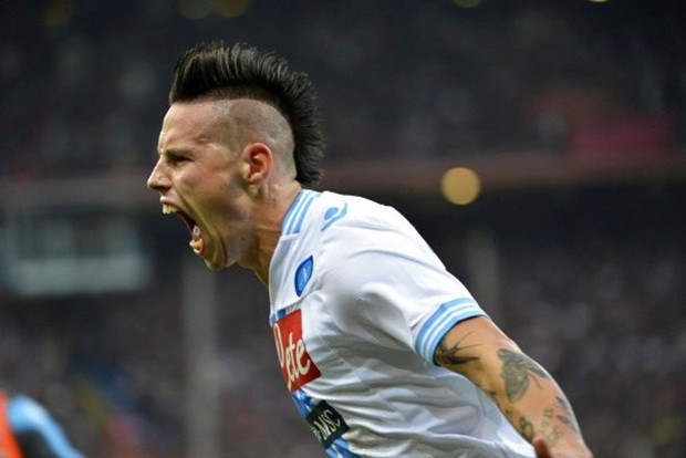 Kiểu tóc táo bạo đặc trưng cho phong cách thi đấu trên sân của Marek Hamsik. Ảnh: Internet.