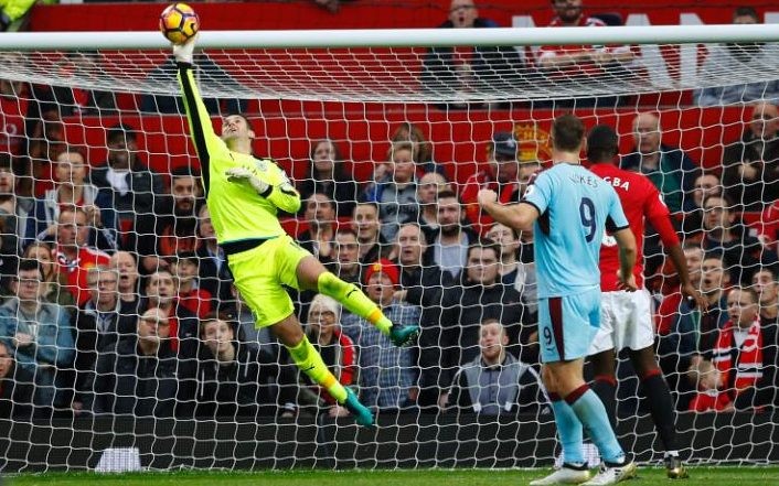 heaton-vs-man-utd