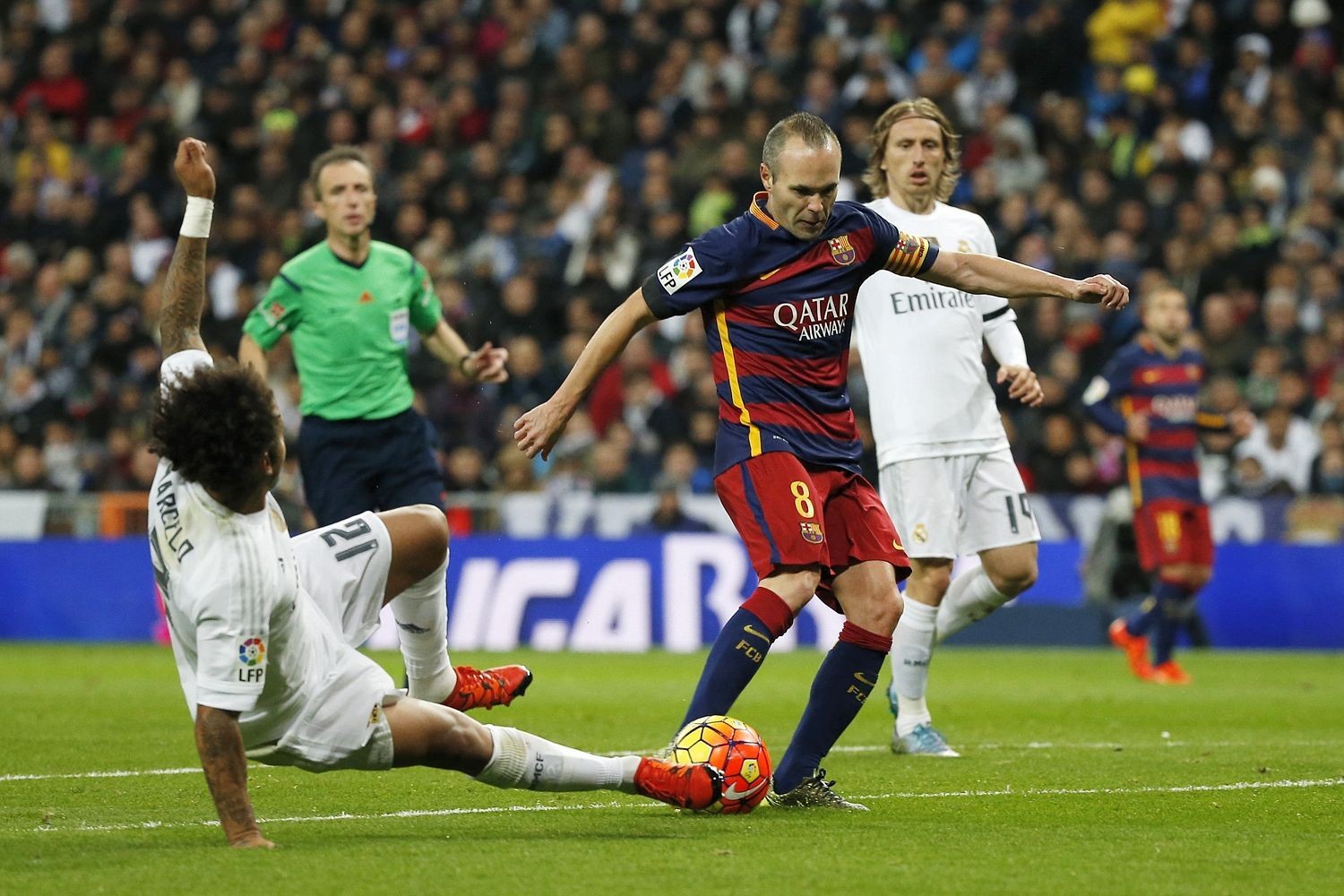 Iniesta-Barca-Real-1