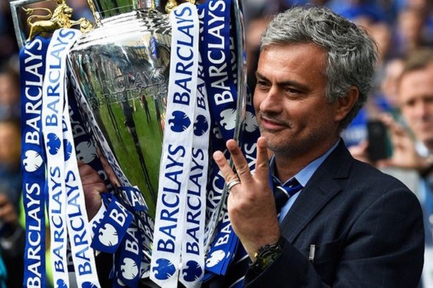 Jose-Mourinho-holds-up-three-fingers-as-he-celebrates-with-the-Premier-League-trophy