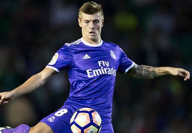 kroos-chan-thuong