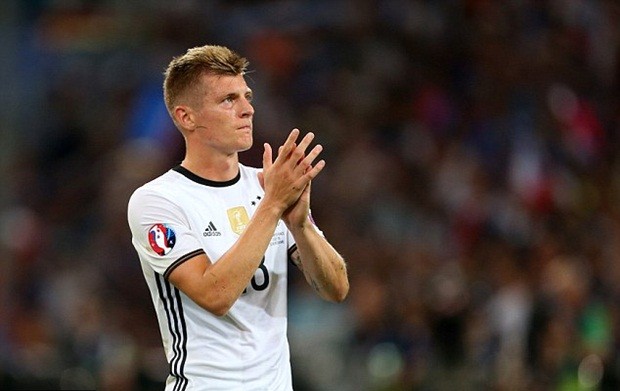 kroos1