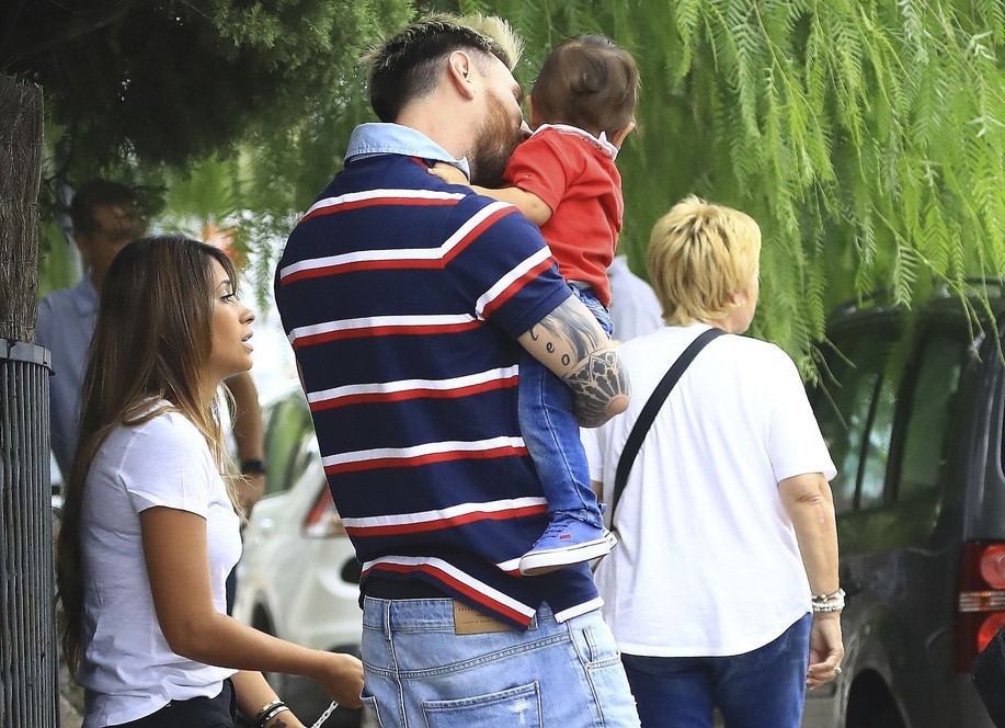 Lionel-Messi-dua-con-toi-