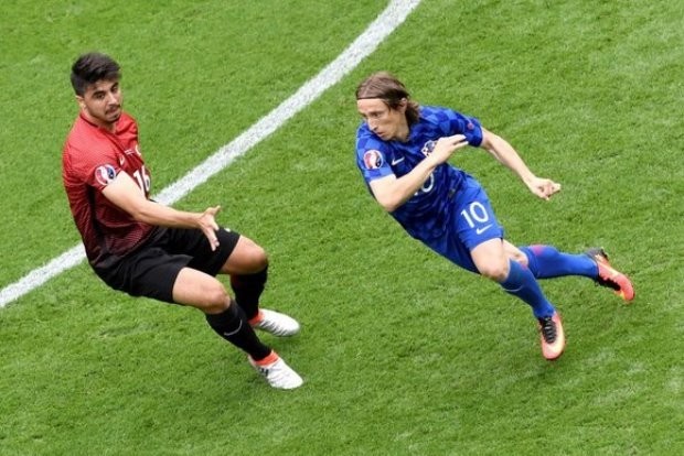 luka-modric-turkey-v-croatia-euro-2016_3482694