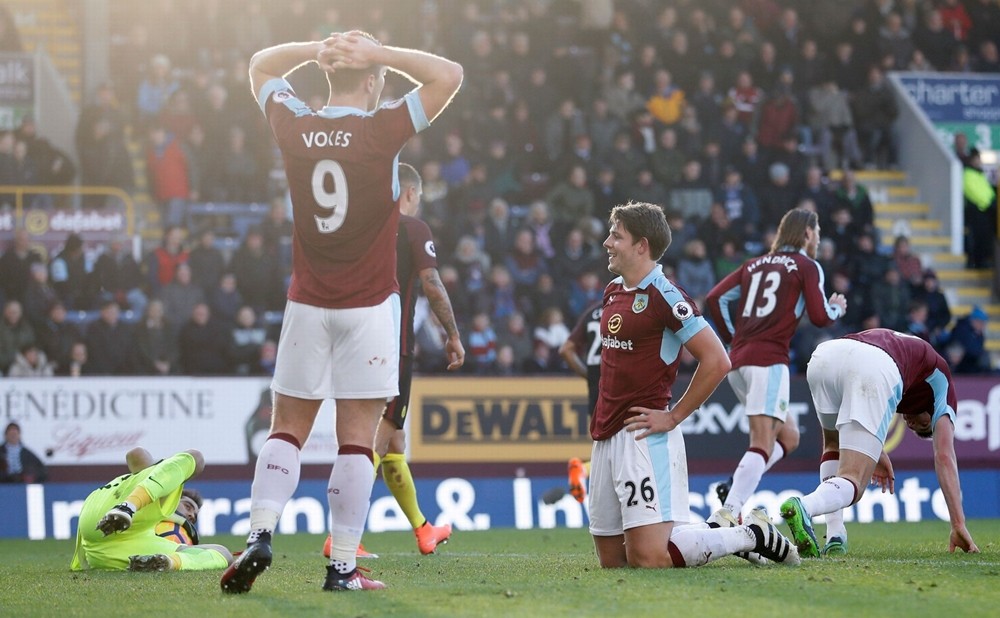 Man-City-2-1-Burnley-11