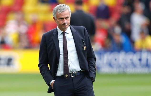 Man-Utd-san-tap-caraton-3