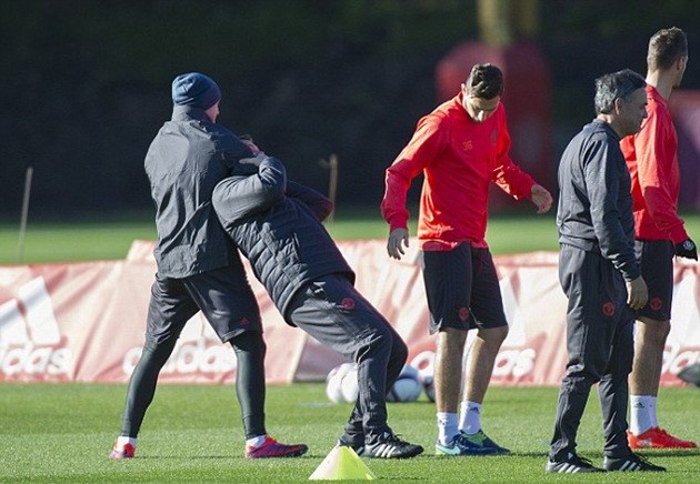 man-utd-tap-luyen-3