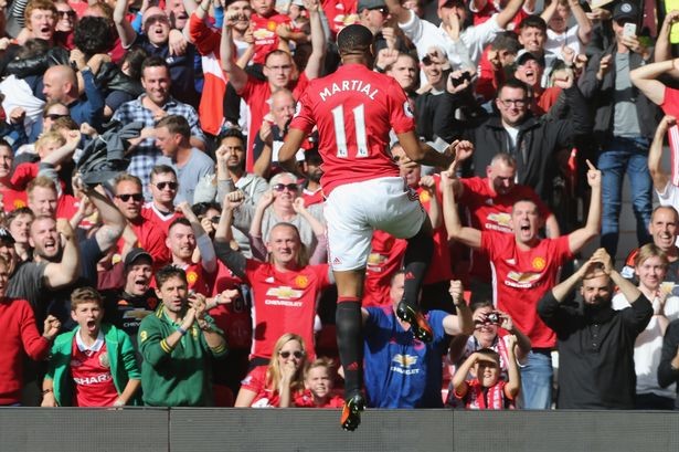 Manchester-United-v-Stoke-City-Premier-s