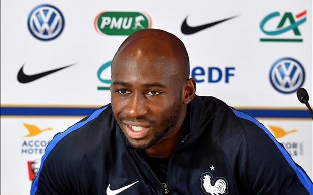mangala-passes-valencia-medical-afp-1472644357993