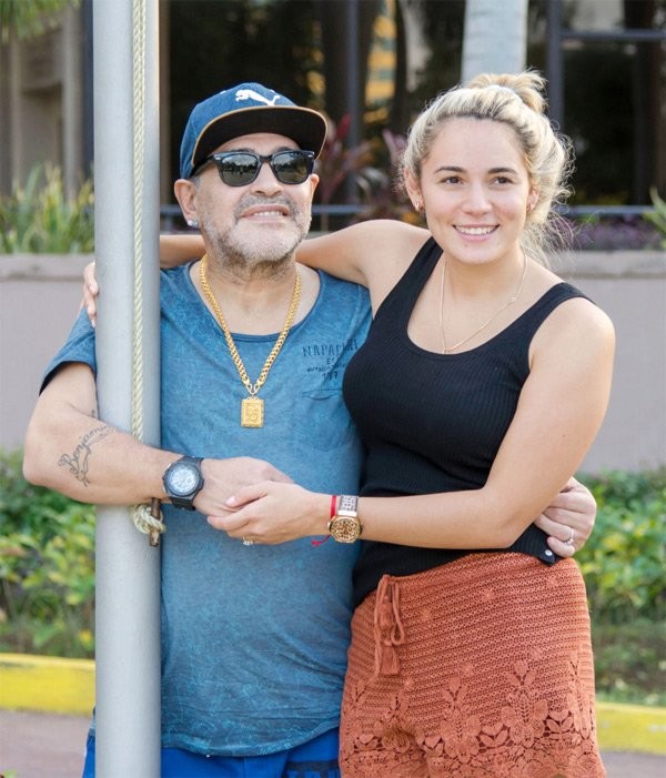 Maradona-Rocio-Oliva-3