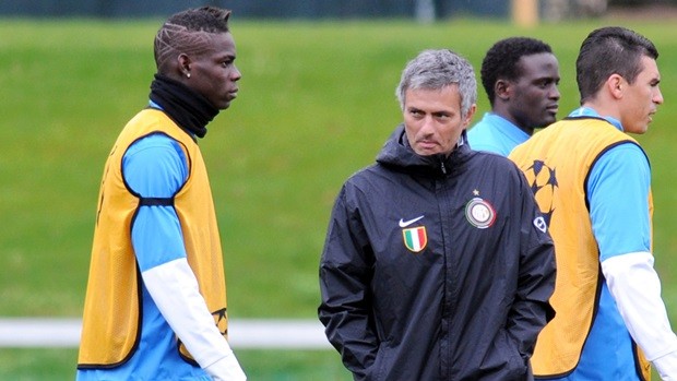 mario-balotelli-jose-mourinho-inter_9p7714xcxuzf12oaqnt05mxl1