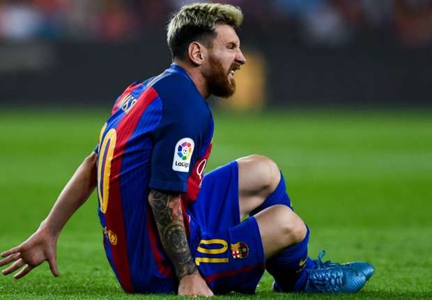 messi-chan-thuong