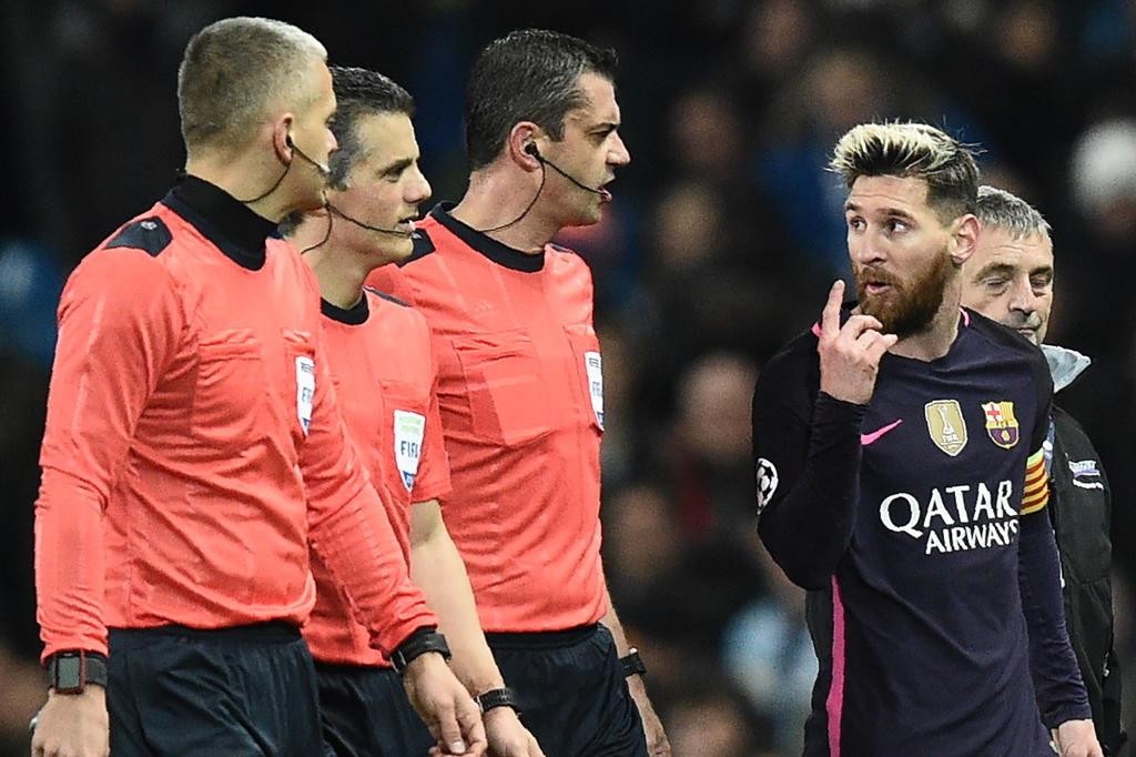 messi-trong-tai-1