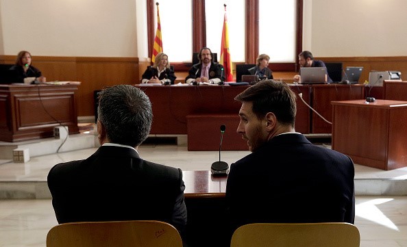 Tại phiên tòa, Lionel Messi khẳng định giao quyền điều hành công ty cho ông Jorge Horacio Messi, nên không vô can trong vụ bị cáo buộc trốn thuế. Ảnh: Internet.