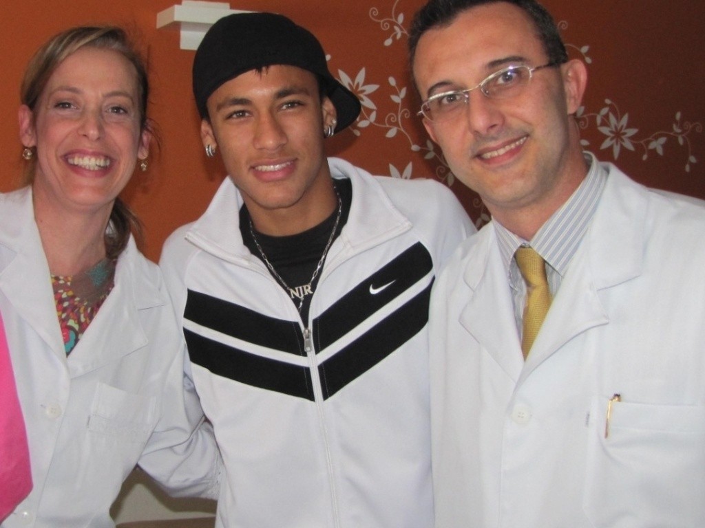 neymar-bung-tien-do-de-con-trai-1