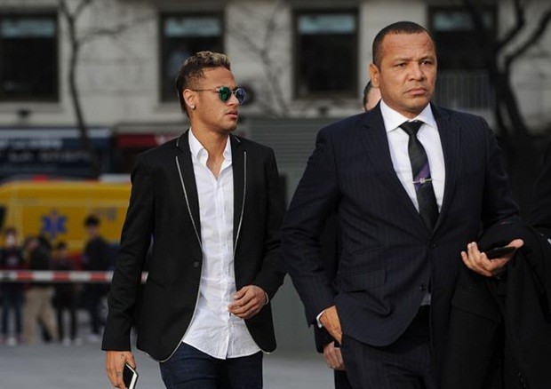 Neymar và cha của mình. Ảnh: Internet.