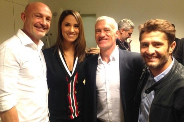 Cô cũng nhiều lần thực hiện cuộc trò chuyện với HLV Didier Deschamps của tuyển Pháp.