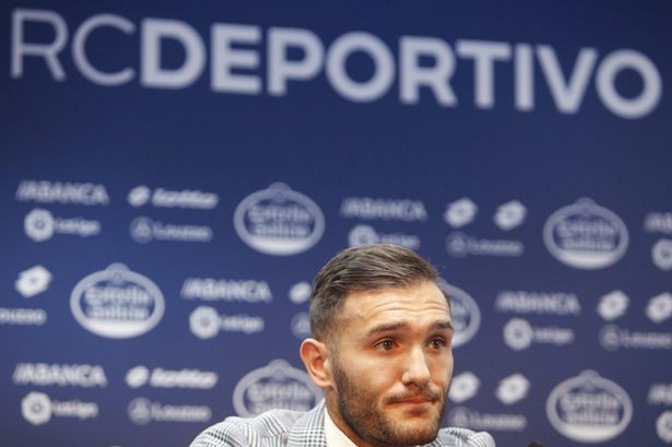 PAY-Lucas-Perez-addresses-the-media-during-his-Deportivo-farewell-press-conference