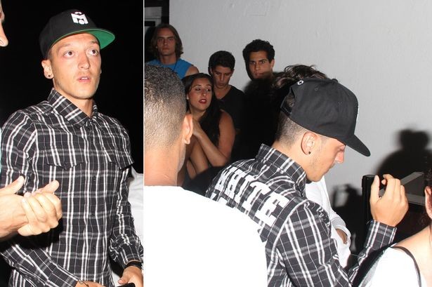 pay-mesut-ozil-warwick