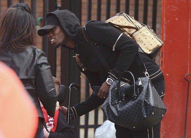 Pogba-gap-cuu-thu-mon-MU-
