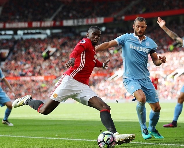 Pogba-gap-cuu-thu-mon-MU-