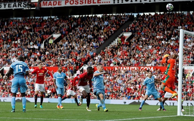 Pogba-gap-cuu-thu-mon-MU-
