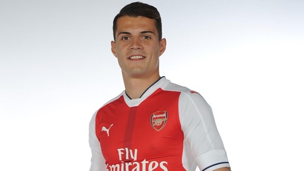 Xhaka rất biết cách 