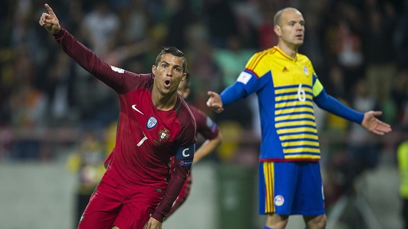 Ronaldo-bat-nat-doi-yeu-1