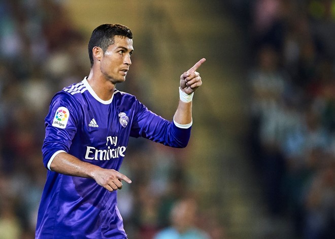 Ronaldo-uong-thuoc-1