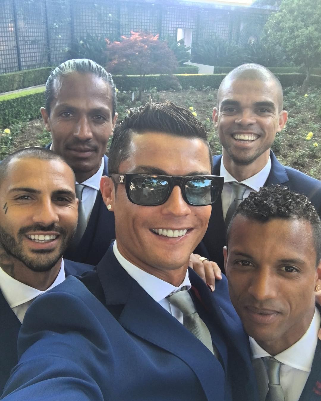 Ronaldo (giữa) được kỳ vọng sẽ là đầu tàu dẫn dắt đội tuyển Bồ Đào Nha ở EURO 2016. Ảnh: Internet.
