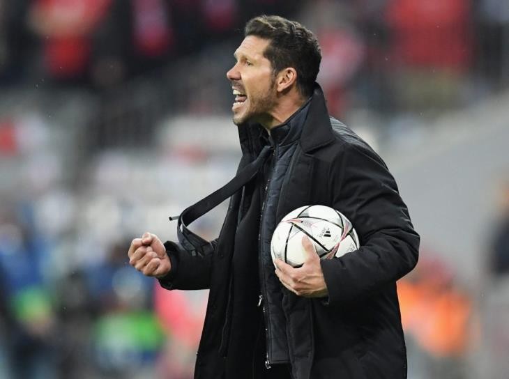 Simeone-rut-ngan-hop-dong