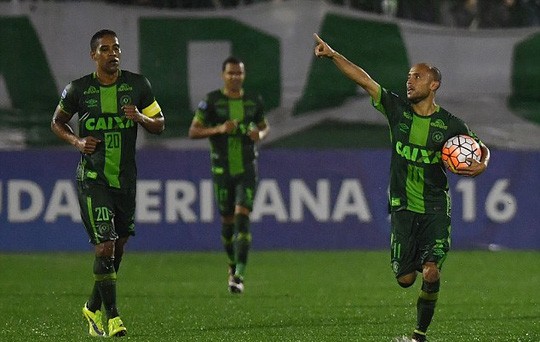 Tai-nan-Chapecoense-5