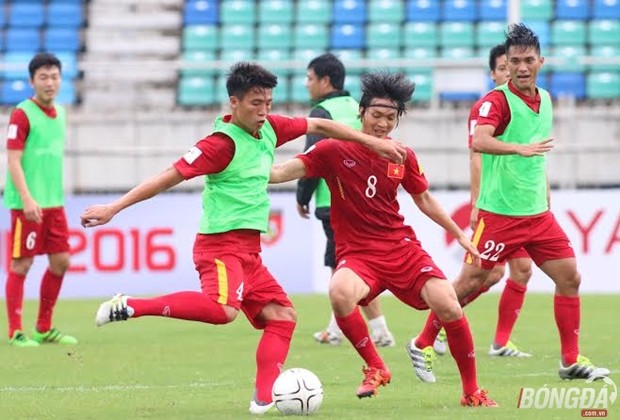 Việc có được chiến thắng ấn tượng 2-0 trước ĐT Syria ở Mỹ Đình ngày 31/05, khiến tinh thần và không khí của buổi tập có phần khá thoải mái. Ảnh: Gia Minh.