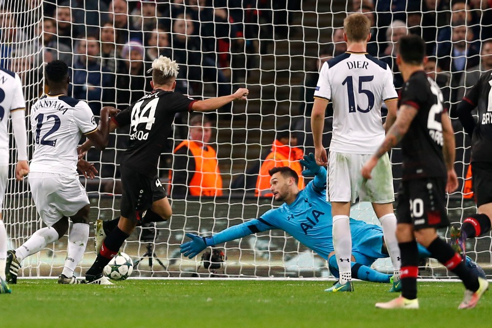 Tottenham-khan-tieng-1