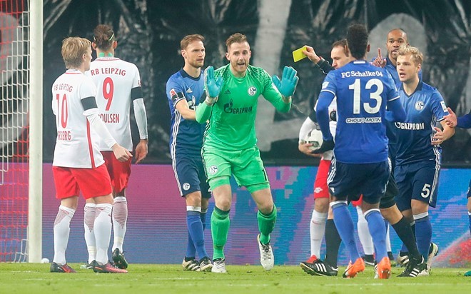 Trong-tai-RB-Leipzig-1