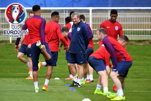HLV Hodgson sẽ thực hiện những sự điều chỉnh về nhân sự ở trận đấu tới với xứ Wales? Ảnh: Internet.