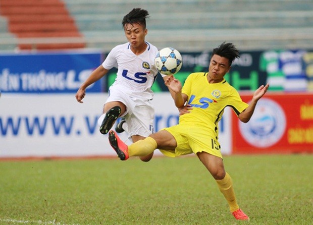 u17