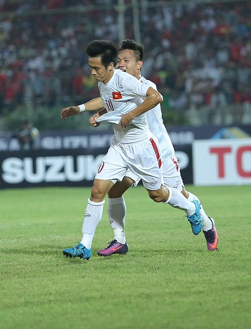 Van-Quyet-an-mung-2
