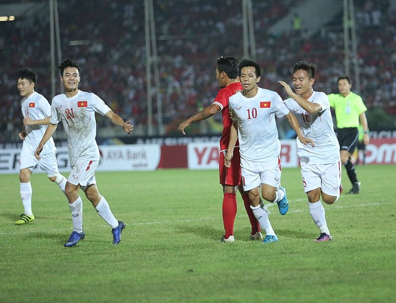 Van-Quyet-an-mung-3